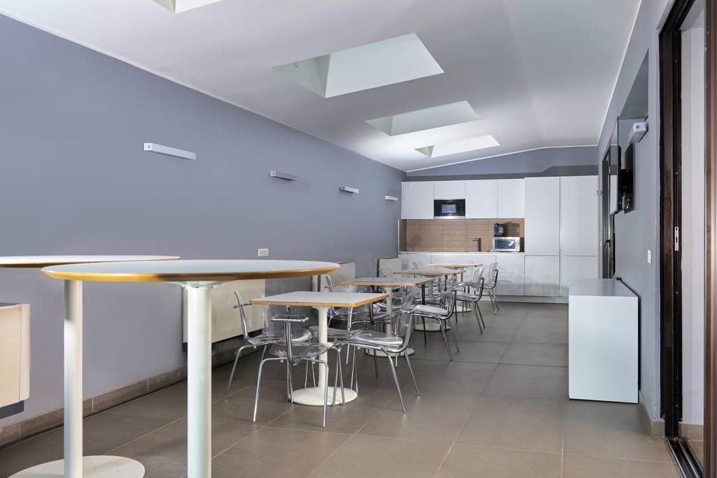 Cuisine, Immeuble CARBONE — 217 m², bloc 2, Cocody